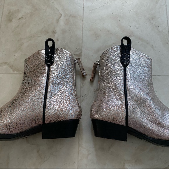$298 Free People We The Free Wesley Western Silver Metallic Leather Ankle Boots - Picture 9 of 14